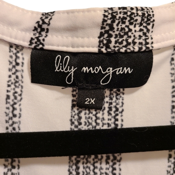 Lily Morgan v-neck short sleeve top 2X - Picture 3 of 6